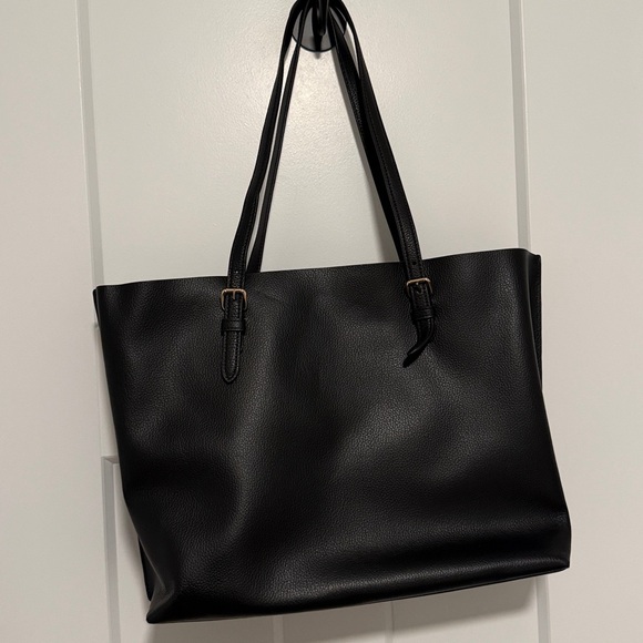 Coach Black Leather Shoulder Bag - Picture 2 of 6